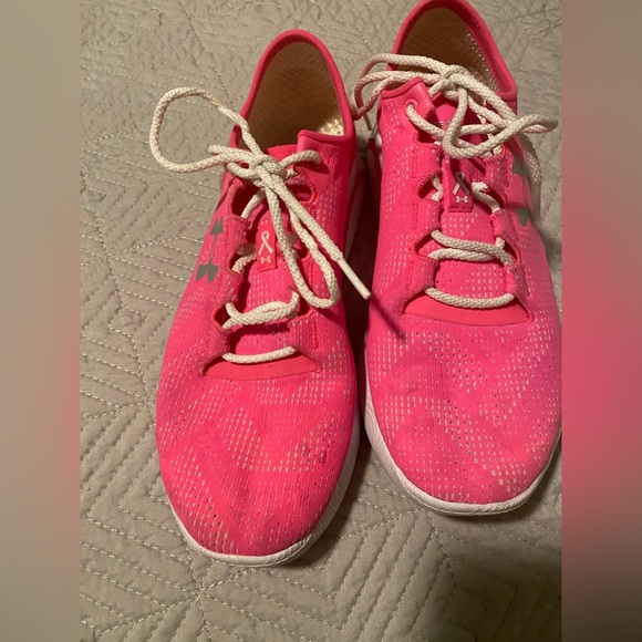 Women’s under armour speedform breast cancer running shoe size 8 bright pink - Picture 2 of 7